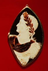 Sardonyx Cameo, der bærer profilen af Tiberius (Claudius Nero) (42BC-37AD), 1. århundrede AD (sardonyx)